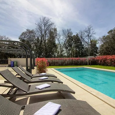 Villa Complex Of 2 Olivia-aurora With 2 Private Pools For Up To 20 Persons Only 200m From The *