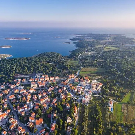 Complex Of 2 Olivia-aurora With 2 Private Pools For Up To 20 Persons Only 200m From The *