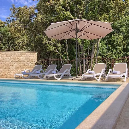 Villa Olivia-aurora Villas: Beachside Duo With Private Pools *