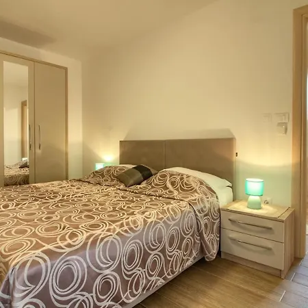 Complex Of 2 Olivia-aurora With 2 Private Pools For Up To 20 Persons Only 200m From The *